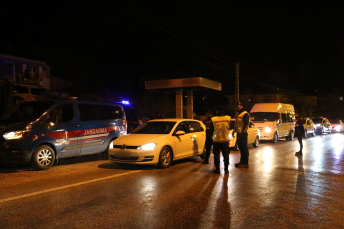 Adıyaman'da huzur uygulaması kapsamında 20 kişi yakalandı