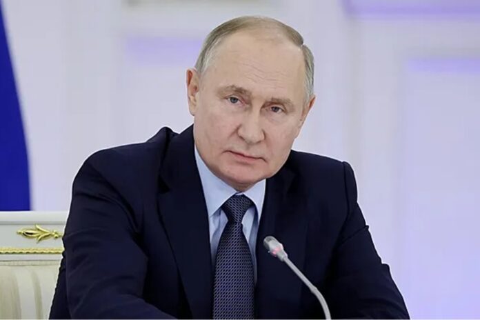 Putin: Dünyada yeni salgın riski devam ediyor