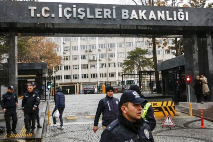 İçişleri Bakanlığı'nda koruma aracı ve polis sayısı azaltıldı