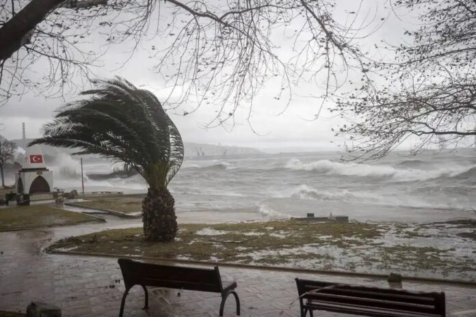 İstanbul için sağanak ve fırtına uyarısı