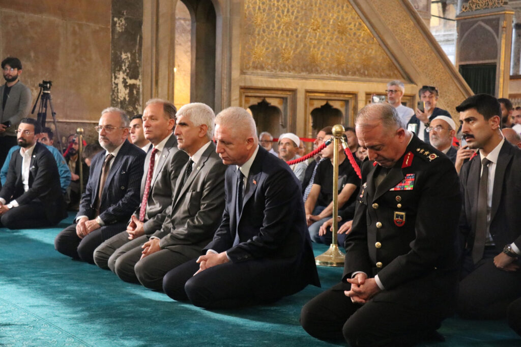 İstanbul'un fethi Ayasofya'da Kur'an ziyafeti ile kutlandı