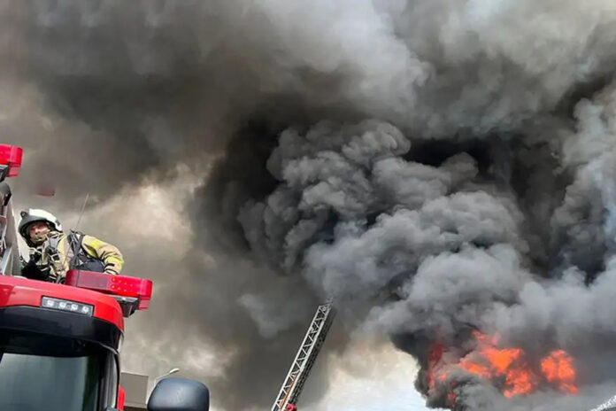 Ankara'da ahşap palet fabrikasında yangın