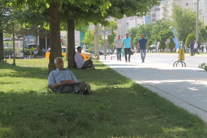 Hava sıcaklıkları mevsim normallerinin üzerinde seyrediyor