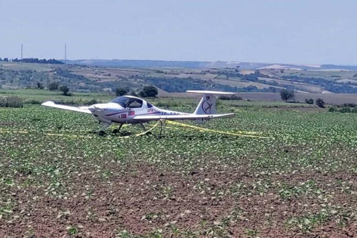 Tekirdağ'da eğitim uçağı zorunlu iniş yaptı